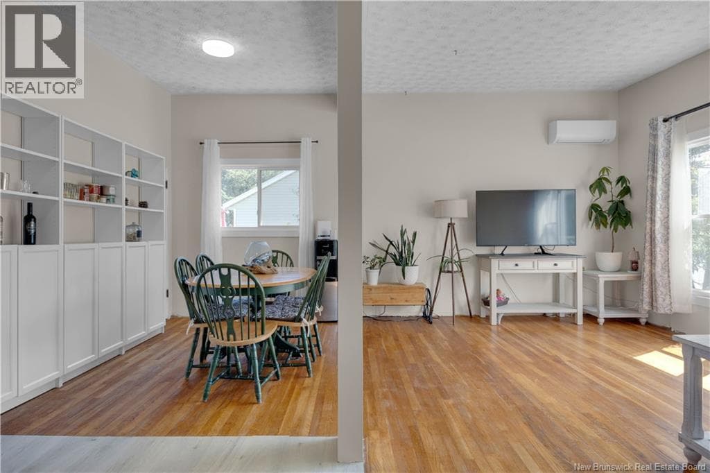 96 Woodward Avenue, photo 6