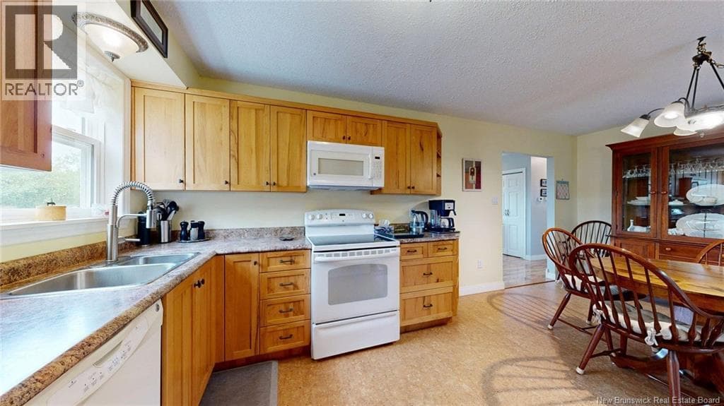 125 Old Road, photo 11
