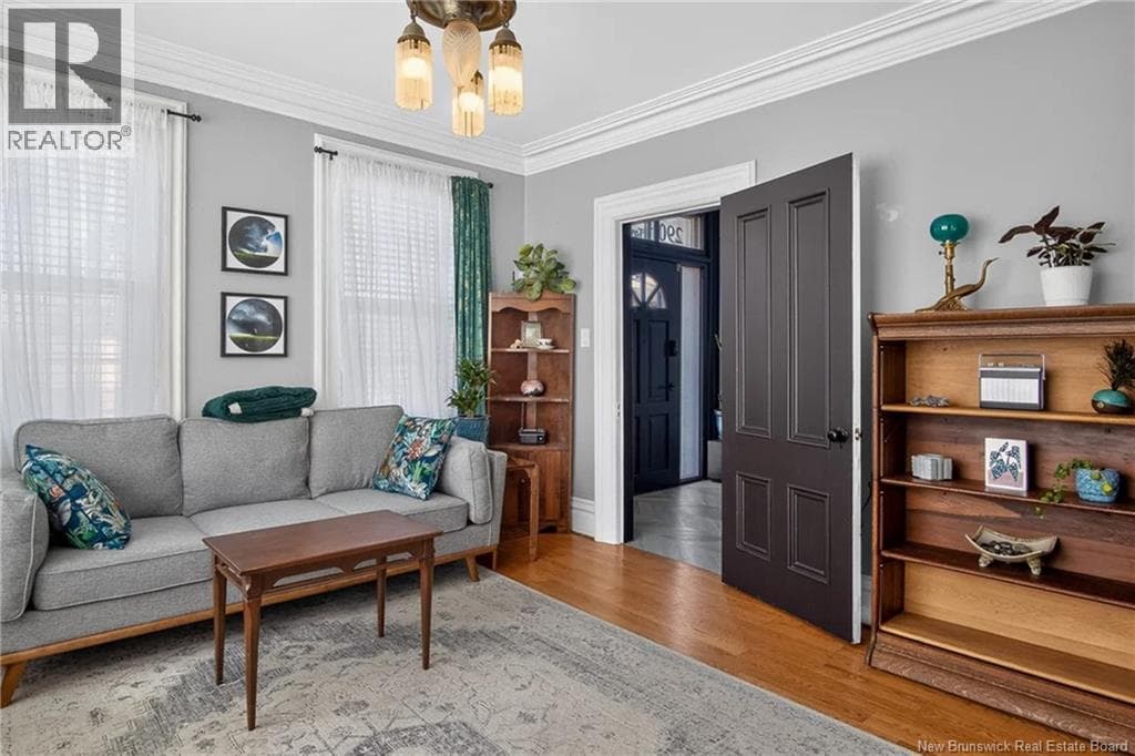290 Tower Street, photo 9
