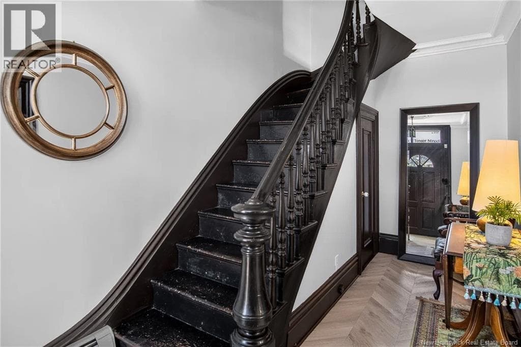 290 Tower Street, photo 8