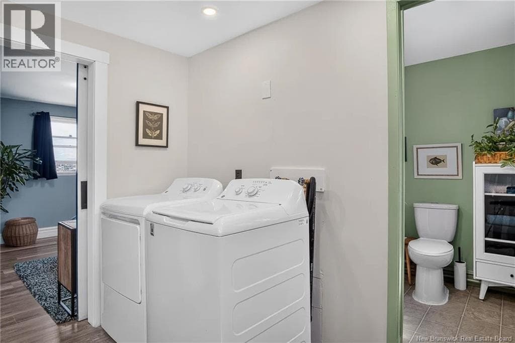 290 Tower Street, photo 32