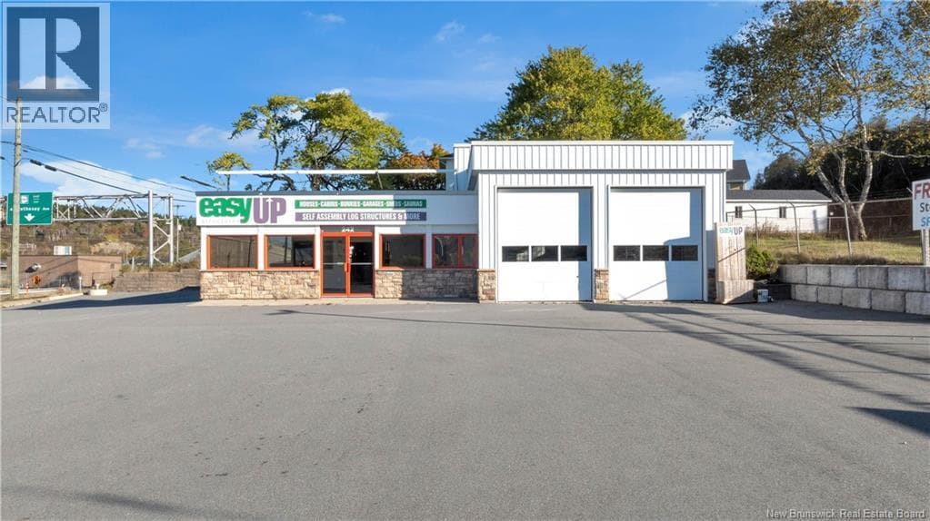 242 Rothesay Avenue, photo 2