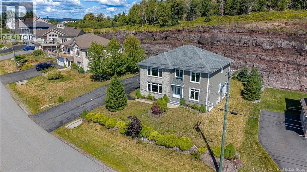84 Anchorage, photo 2