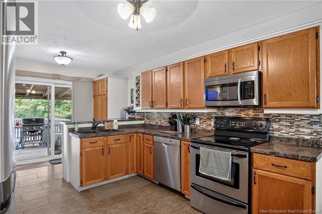 17 Lionel Drive, photo 14