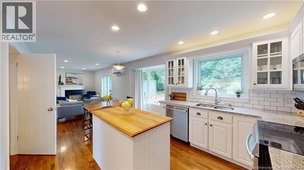 91 Queensbury Drive, photo 15