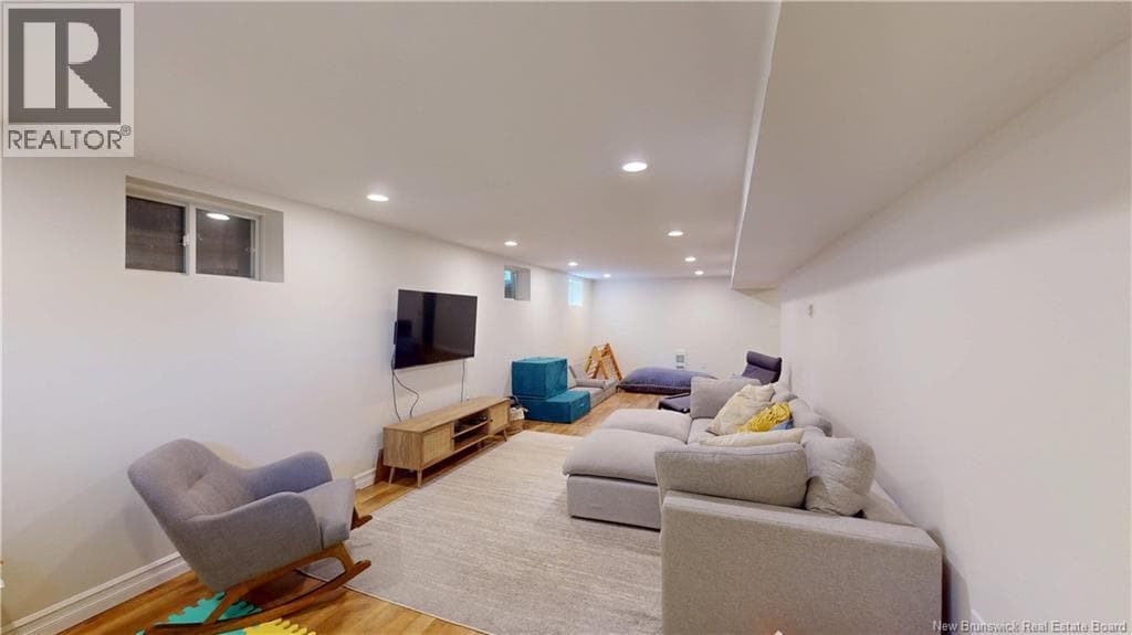 91 Queensbury Drive, photo 35