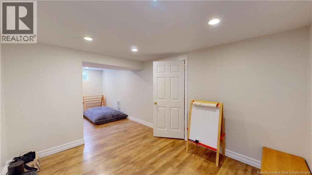 91 Queensbury Drive, photo 36