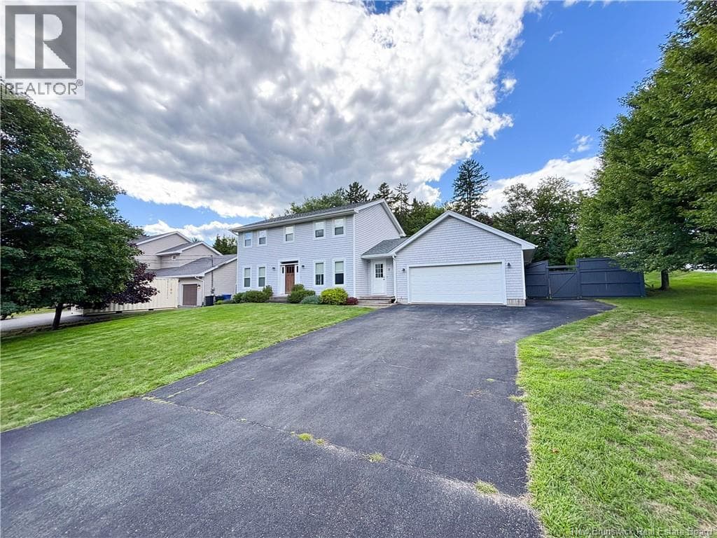 91 Queensbury Drive, photo 43