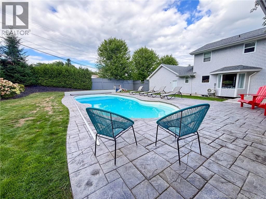 91 Queensbury Drive, photo 8