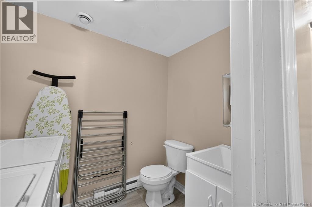 16 Parkwood Avenue, photo 30