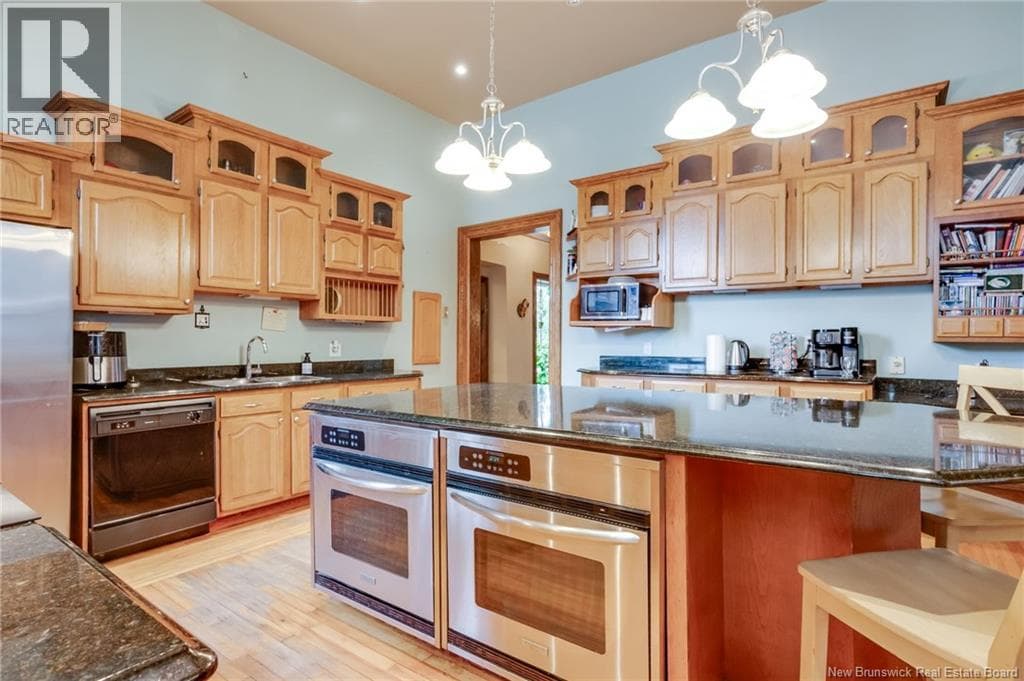 290 Crown Street, photo 3