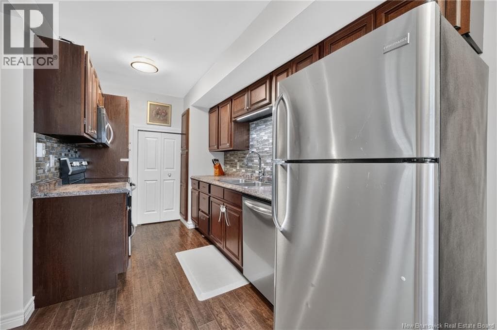 524 Tartan Street, photo 12