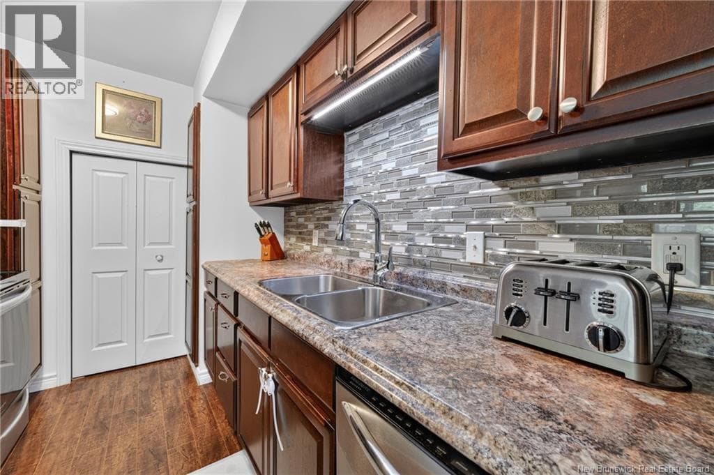 524 Tartan Street, photo 10