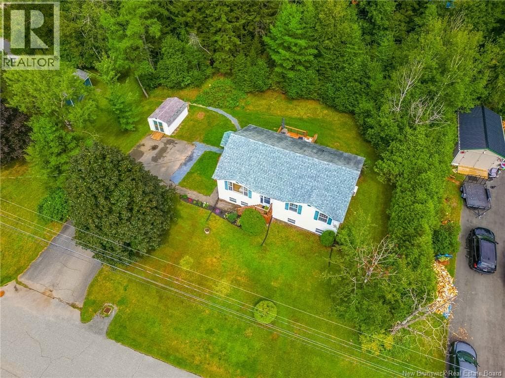10 Meadow Brook Drive, photo 3