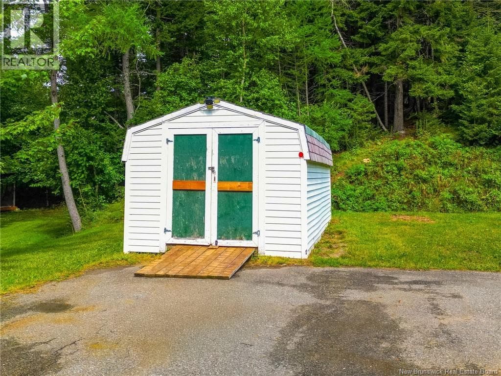 10 Meadow Brook Drive, photo 7