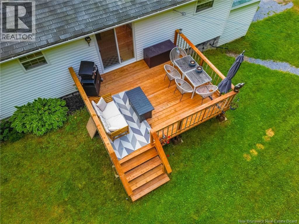 10 Meadow Brook Drive, photo 8