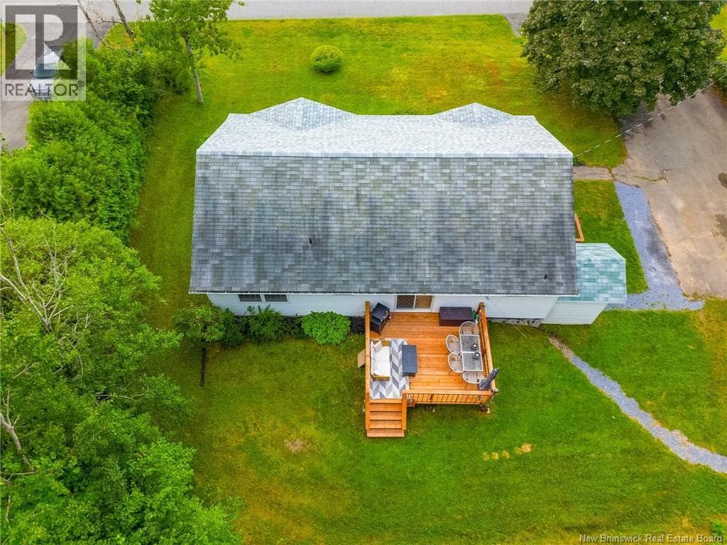 10 Meadow Brook Drive, photo 9