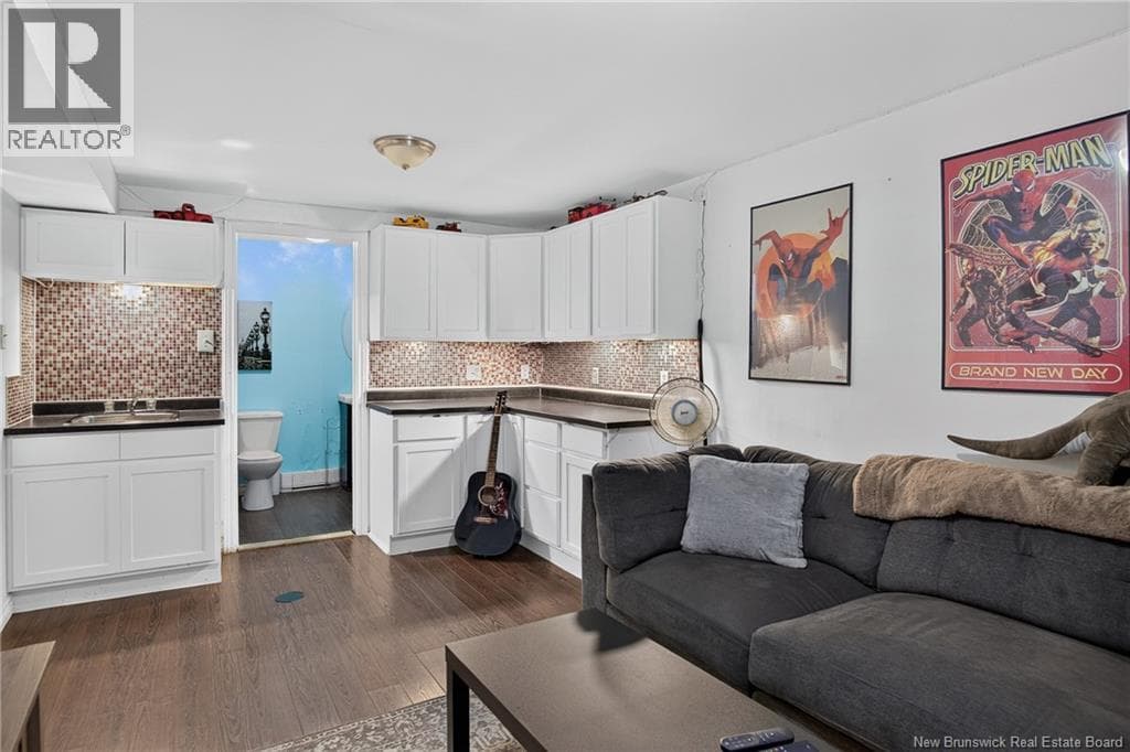 45 Jennifer Street, photo 32