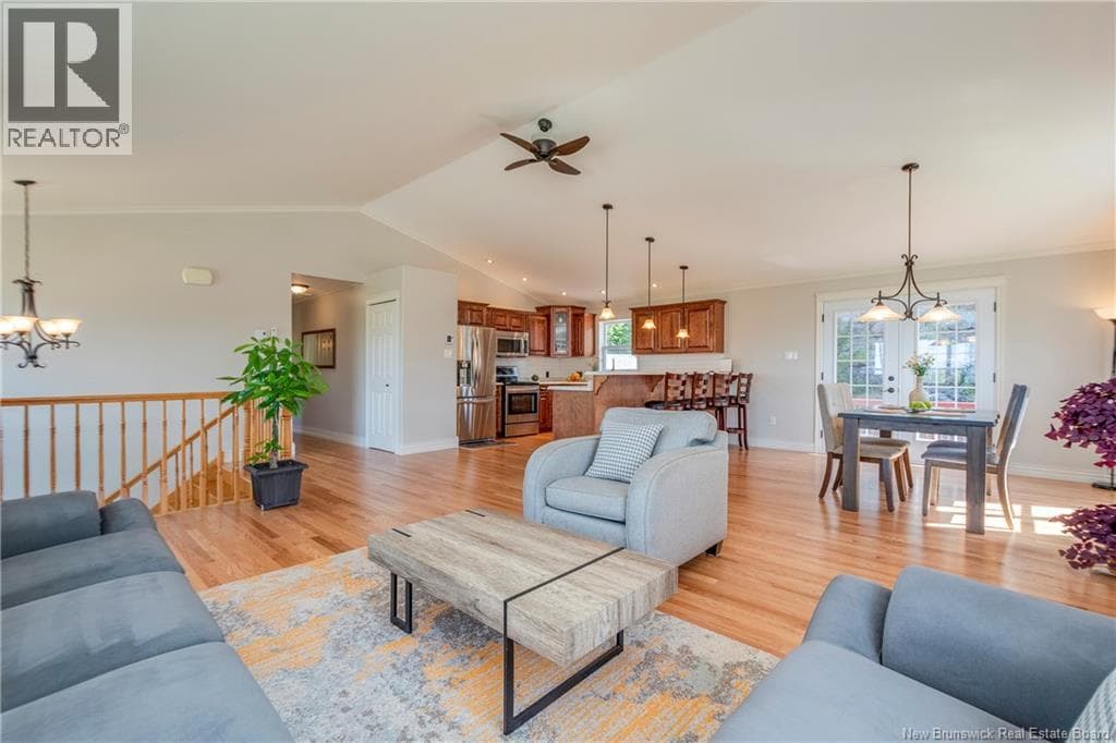 90 Tudor Lane, photo 2