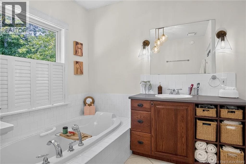 200 Inglewood Drive, photo 22