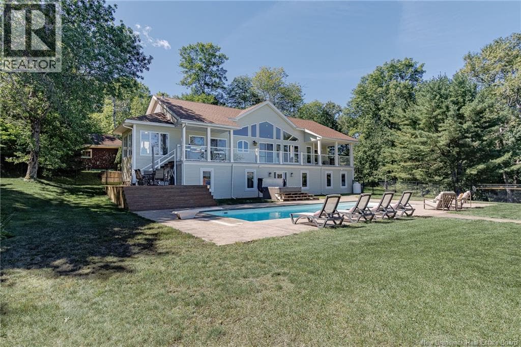 200 Inglewood Drive, photo 32