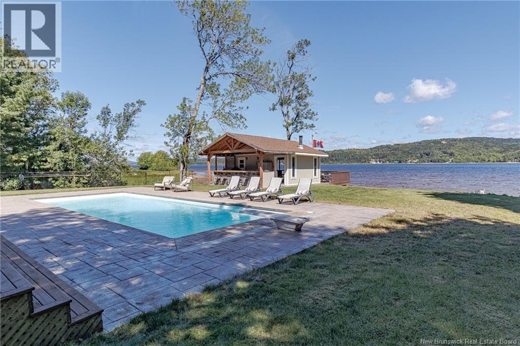 200 Inglewood Drive, photo 35