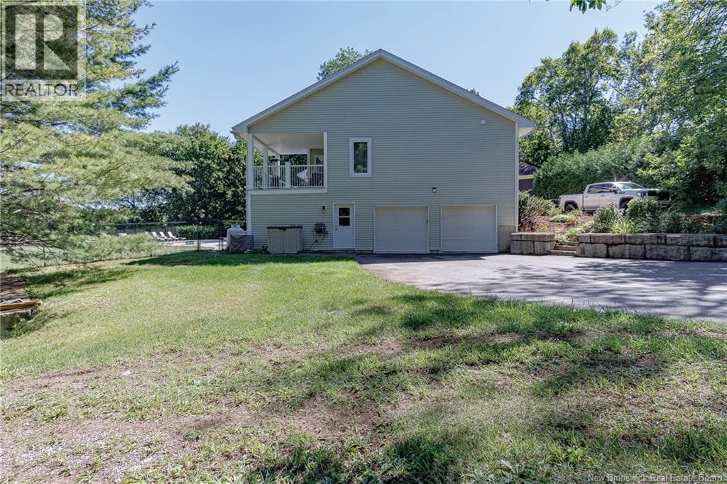 200 Inglewood Drive, photo 43
