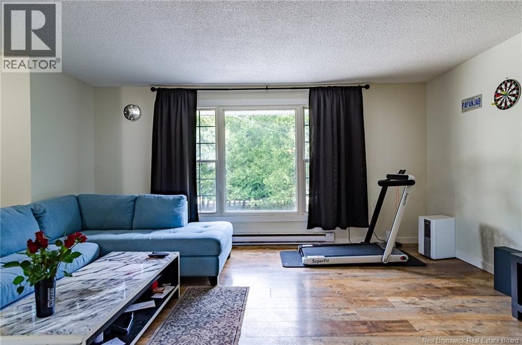 6 Parkdale Avenue, photo 8