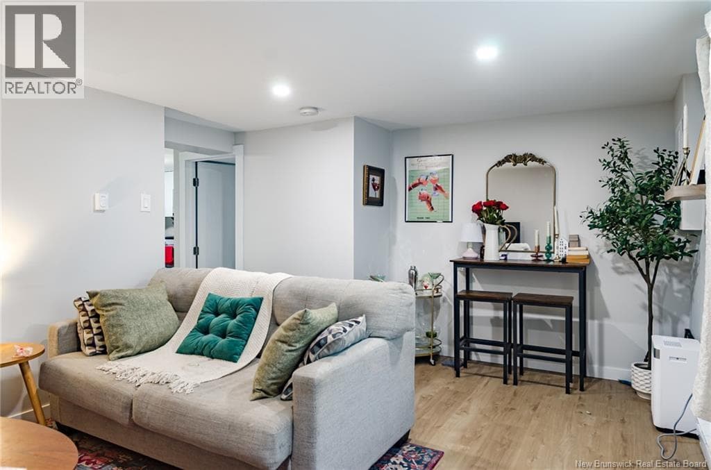6 Parkdale Avenue, photo 20
