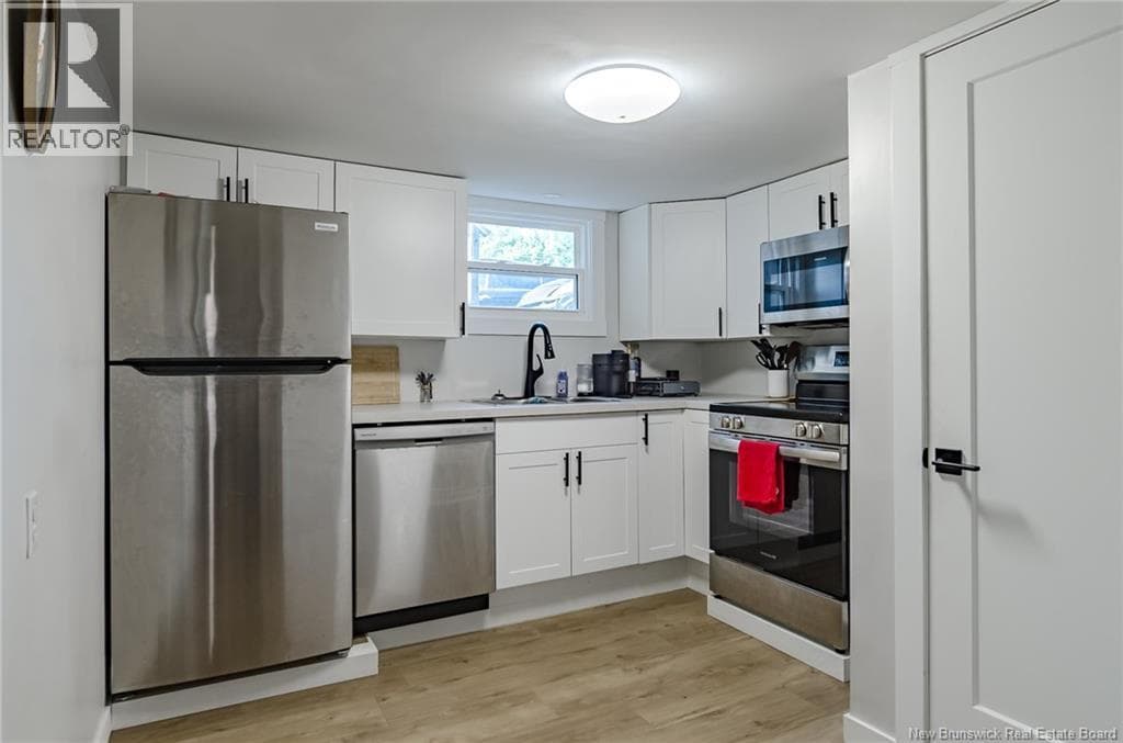 6 Parkdale Avenue, photo 18