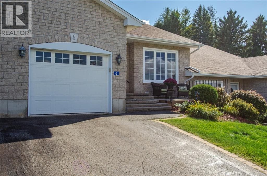 6 Mapleview Drive