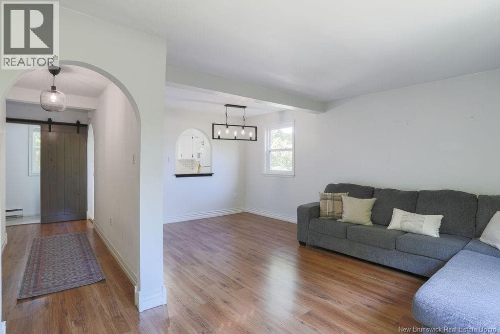 25 Hillsview Crescent, photo 2