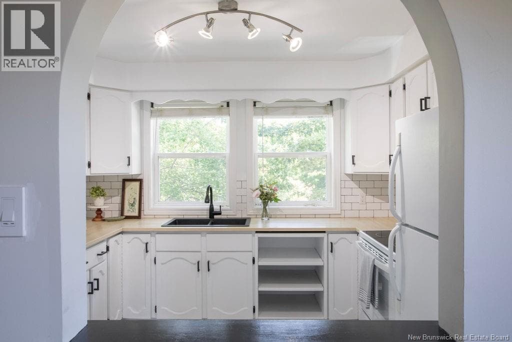 25 Hillsview Crescent, photo 9