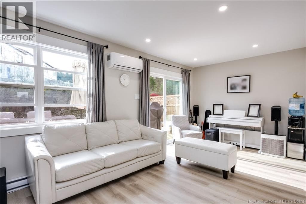 143 Arlington Crescent, photo 18