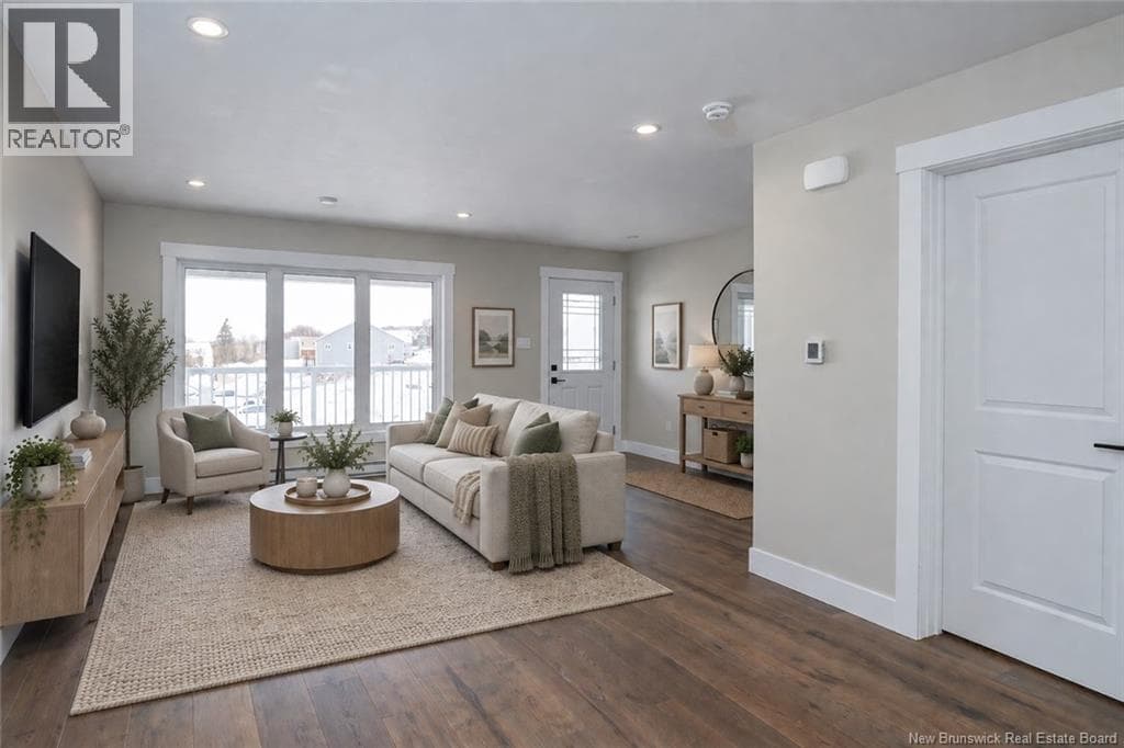 6 Rockingstone Drive, photo 2