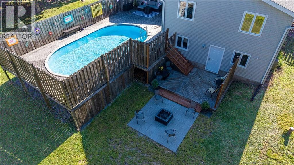 10 Timberline Crescent, photo 2