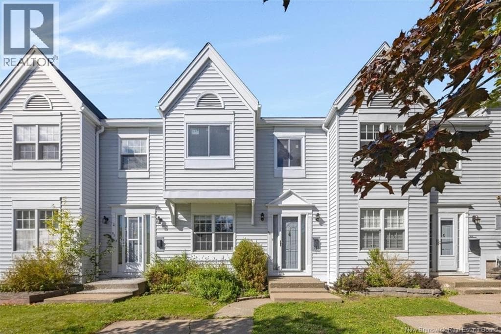 90 Brentwood Crescent
