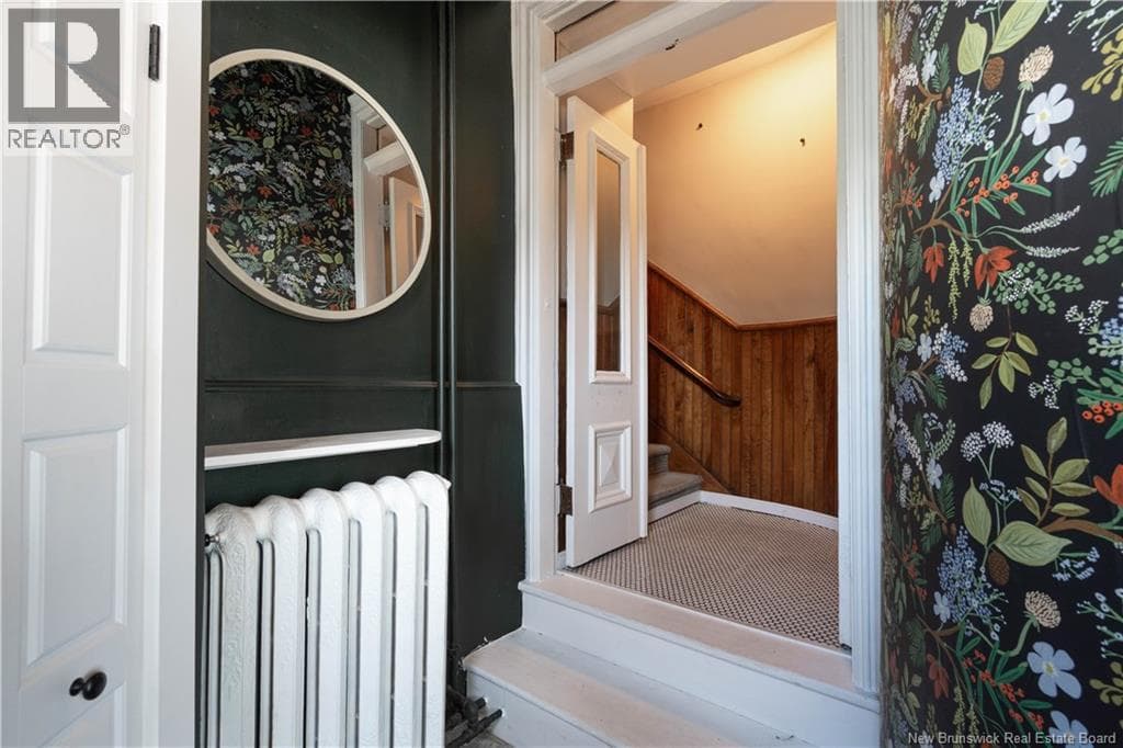 77 Mecklenburg Street, photo 3