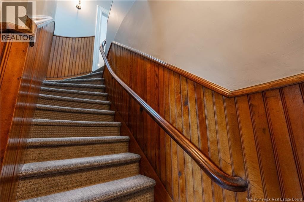 77 Mecklenburg Street, photo 4