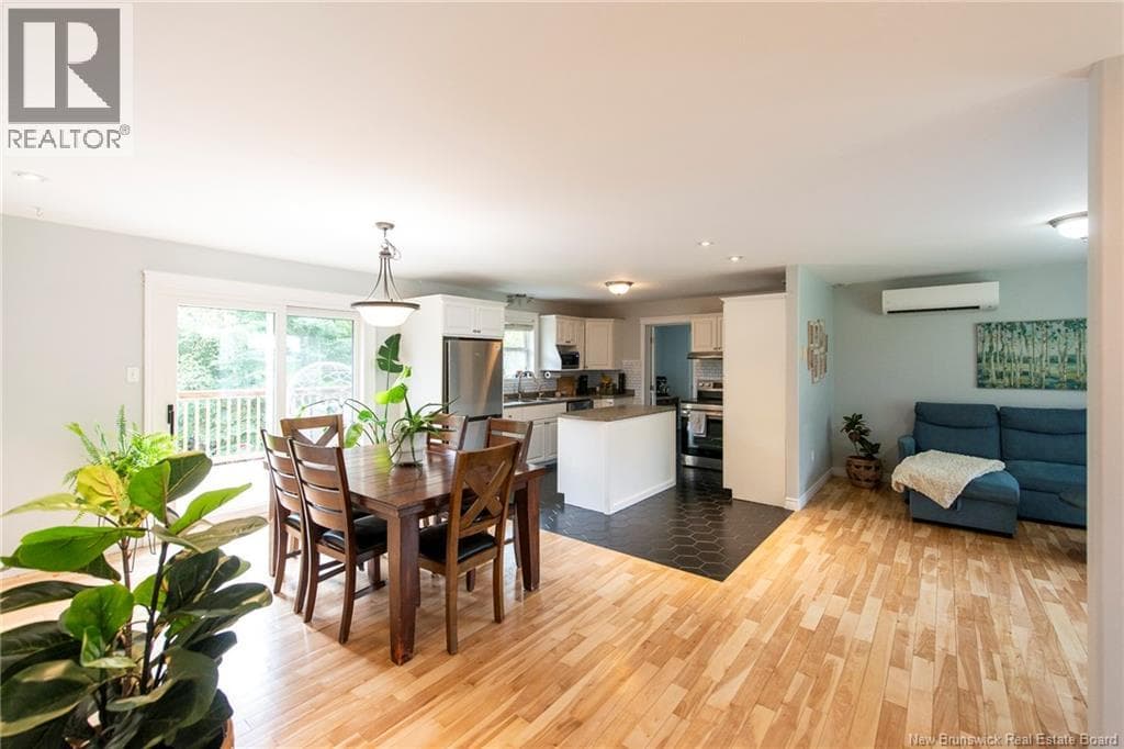 10 Queensbury Drive, photo 10