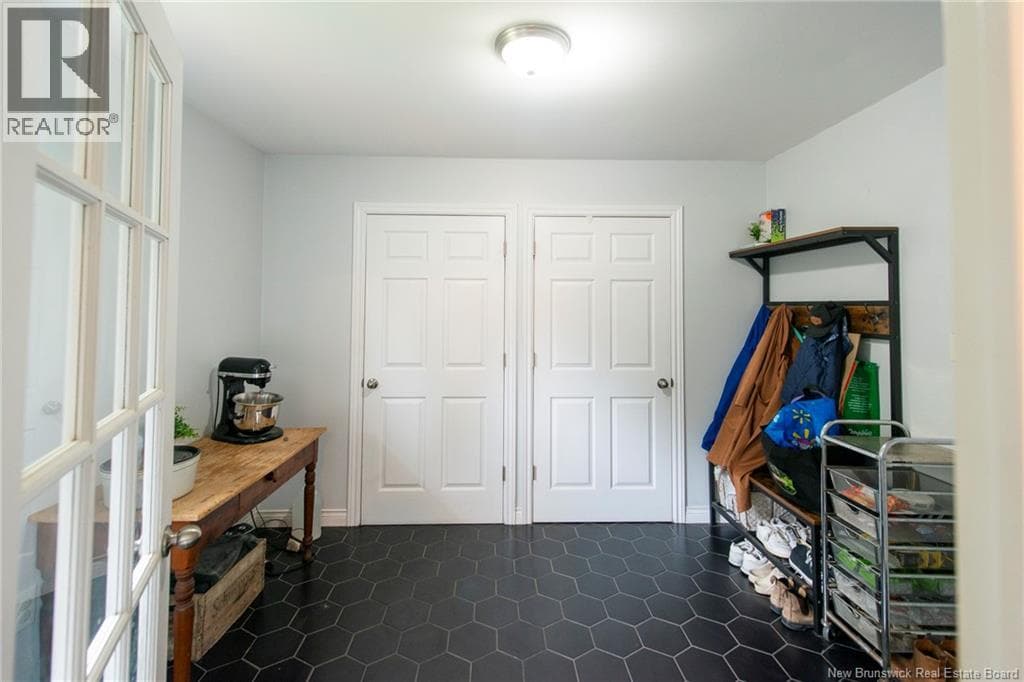 10 Queensbury Drive, photo 11