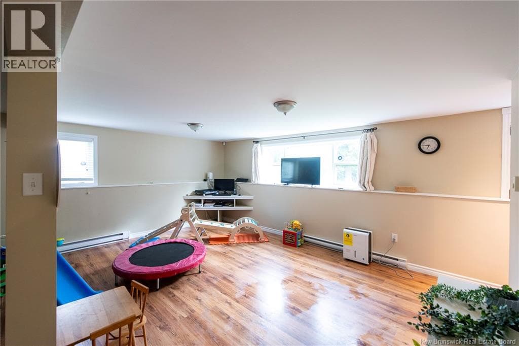 10 Queensbury Drive, photo 19