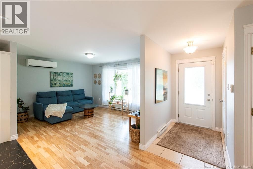 10 Queensbury Drive, photo 2