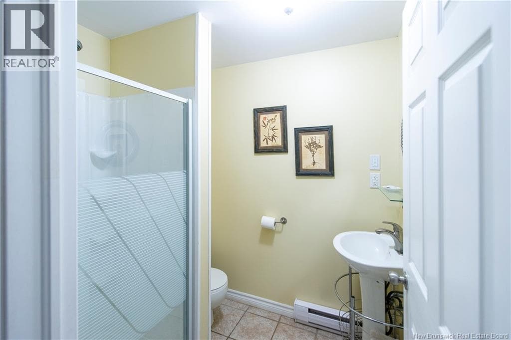 10 Queensbury Drive, photo 21
