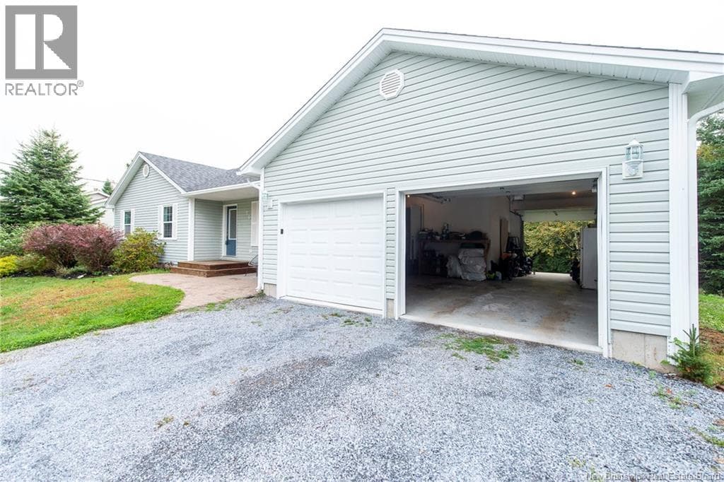 10 Queensbury Drive, photo 25