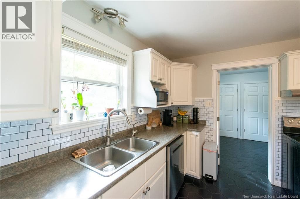 10 Queensbury Drive, photo 6