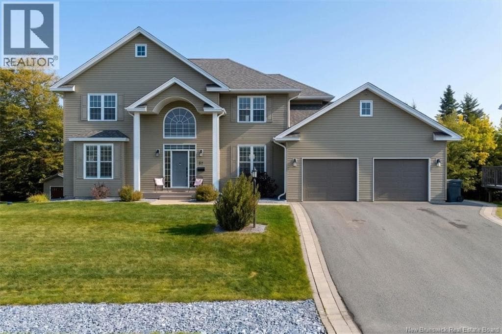 57 Colchester Drive, photo 2