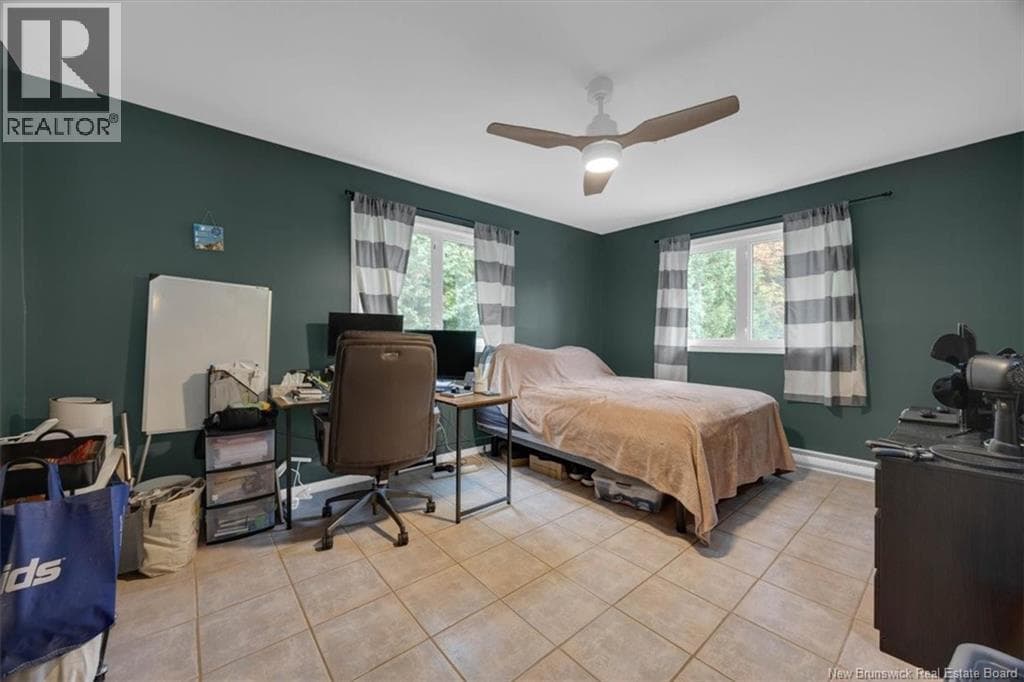 4 Hughes Crescent, photo 17
