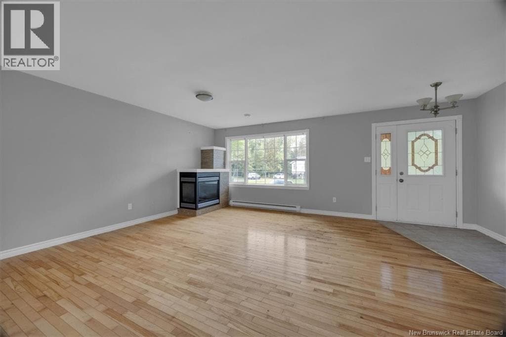 1 Tagish Road, photo 9