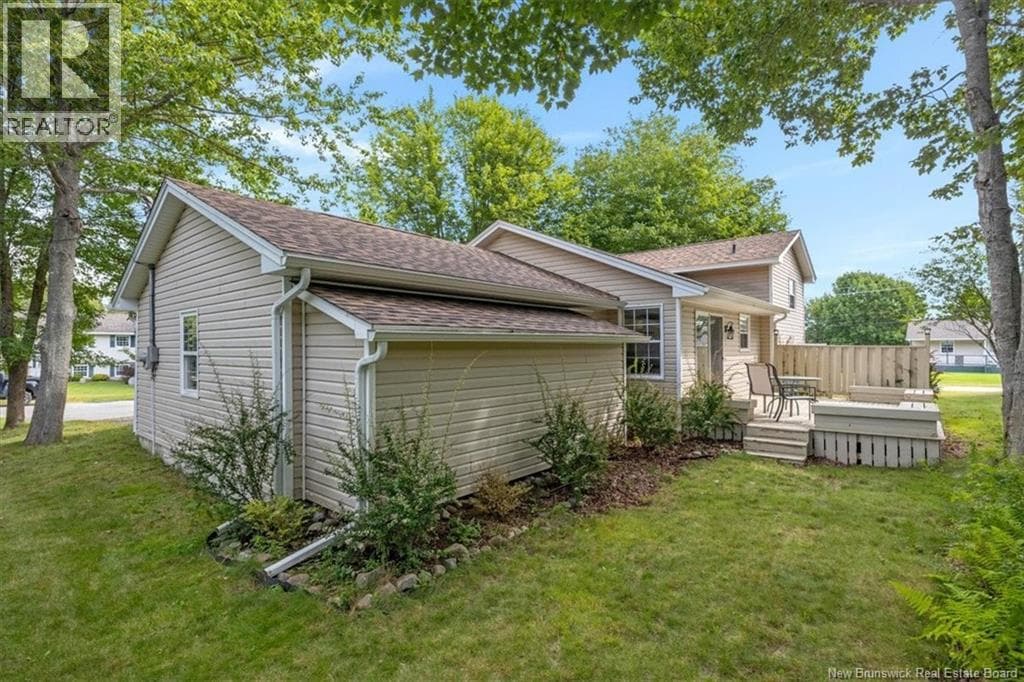 1 Tagish Road, photo 25